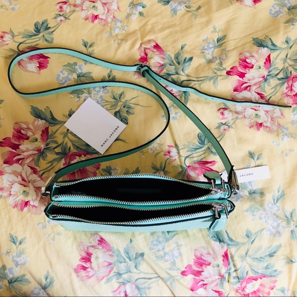 Marc Jacobs Essential Leather Crossbody - Picture 6 of 7